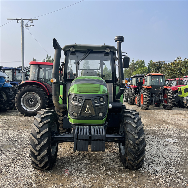 Tracteur agricole 4WD à haute efficacité de haute efficacité d'occasion Deutz Fahr CD1304-1 130HP